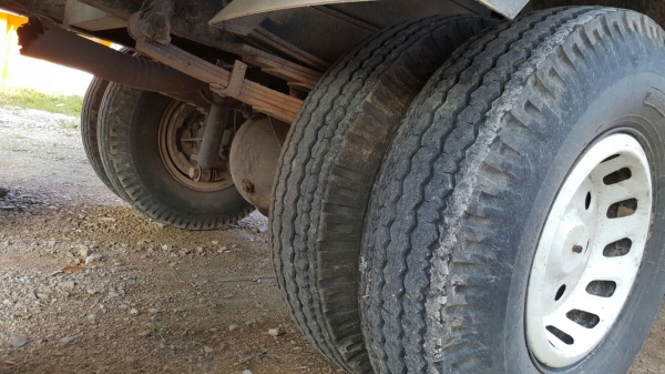 รถฮีโน่ 6 ล้อดั้ม FC4J  145 แรงม้า. ปี 40.   สนใจติดต่อ  081 - 6079515