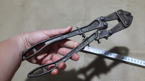 ลดๆๆๆเฉพาะช่วงสงกรานต์เท่านั้นครับ..คีมตัดญี่ปุ่นครับเหล็กดีตัดจิง เก่าVintage น่าเก็บ