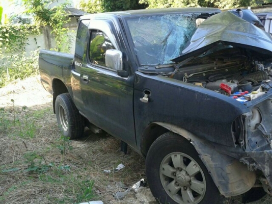 นิสสันฟรอน เครื่อง2700 ปี05โอนลอย หรือ รื้อขายอะไหลทั้งคันสนอะไรสอบถามได้มีหลายรุ่นเก๋งเเละกระบะ รับซื้อรถอุบัตเหตุทุกสภาพ