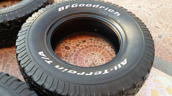 ขายยาง BF 265/75/16 จำนวน 1 ชุด ขายยาง BF 265/75/16 จำนวน 1 ชุด