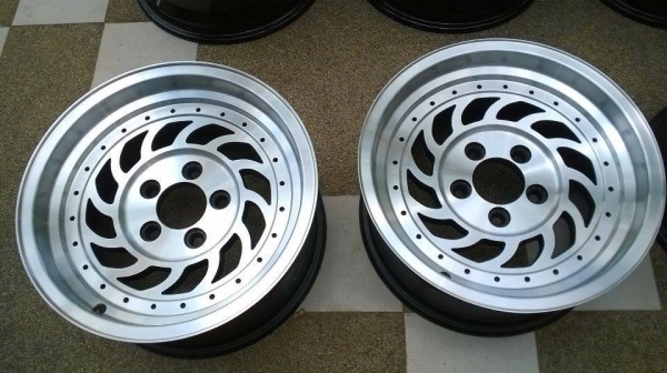 15กว้าง7" 5รู ราคา 5500 ไม่รวมส่ง 096-2085202 ครับ 15กว้าง7" 5รู ราคา 5500 ไม่รวมส่ง 096-2085202 ครับ