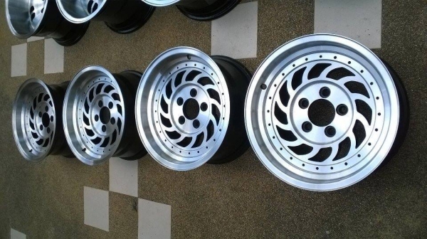 15กว้าง7" 5รู ราคา 5500 ไม่รวมส่ง 096-2085202 ครับ 15กว้าง7" 5รู ราคา 5500 ไม่รวมส่ง 096-2085202 ครับ