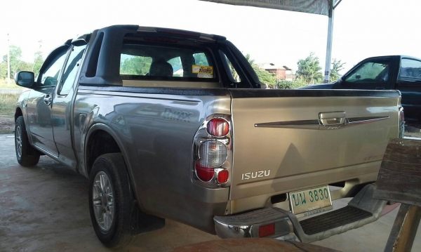 ISUZU DMAX 2.5SX ปี2002 เพาเวอร์ เซ็นทรัลอค ระบบแสง สี เสียง ยางหน้าใหม่ 2เส้นครับ ภาษี59