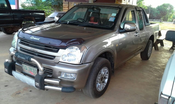 ISUZU DMAX 2.5SX ปี2002 เพาเวอร์ เซ็นทรัลอค ระบบแสง สี เสียง ยางหน้าใหม่ 2เส้นครับ ภาษี59