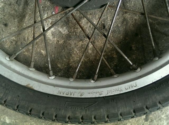 ล้อขอบ 17 พร้อมใช้งานยี่ห้อตามภาพ ดุมเป็นดุมหลังของ TZR.