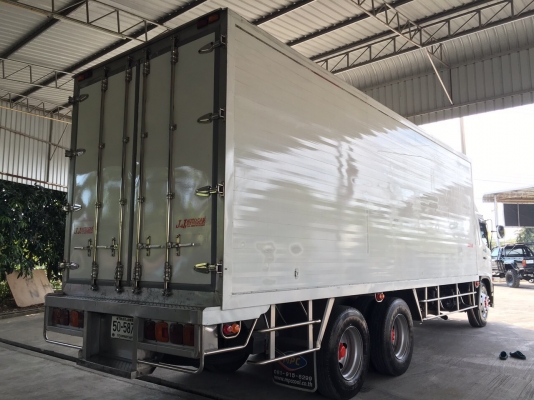 ตู้ห้องเย็น  เครื่อง 220 แรง  ปี  56  ยาว 7.50 เมตร ราคา  1,650,000 บาท