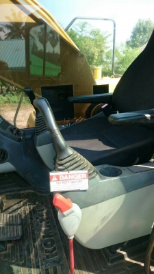 Komatsu pc200-8 เอกสารอินวอย ชั่วโมงแท้ 2,9×× รถไม่ค่อยได้ใช้ จอดนาน สีอาจซีดตามกาลเวลาครับ Komatsu pc200-8 เอกสารอินวอย ชั่วโมงแท้ 2,9×× รถไม่ค่อยได้ใช้ จอดนาน สีอาจซีดตามกาลเวลาครับ