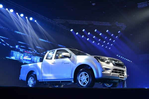 ขายล้อแม็ก New D-Max 1.9Ddi ขอบ 16 พร้อมยางป้ายแดง Bridgestone 215 70 16 ผลิตปี 2015