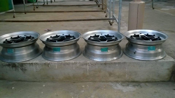 Bridgestone ZONA speciale rims 13*5.5 4/114 ราคา4500 โทร. 096-2085202 ครับ