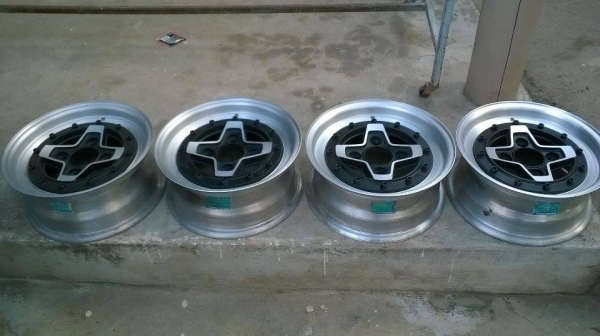 Bridgestone ZONA speciale rims 13*5.5 4/114 ราคา4500 โทร. 096-2085202 ครับ