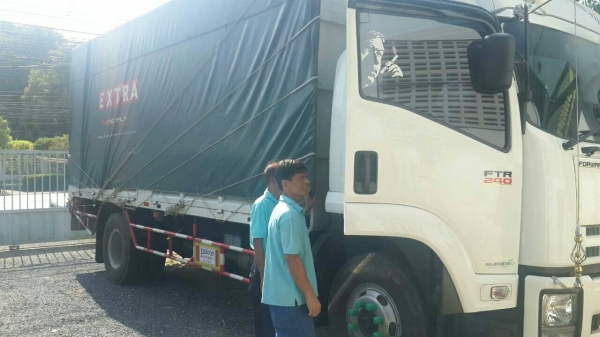 ขาย 6 ล้อ อีซูซุ  FTR 240 ปี57  ยาว 6.50 ม. วิ่ง70000 จัดแนนท์ได้ครับ สนใจติดต่อ 081-9420141  ,  081-5715326