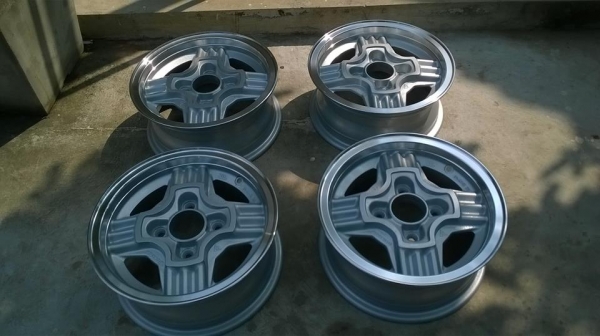 DUNLOP 13*5.5 4/114 ราคา4500 บาท โทร096-2085202 ครับ