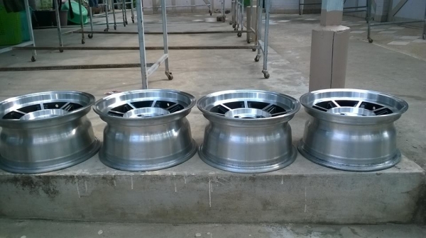 hayashi racing street (4/114)ล้อแท้ครับ ขอบ13 หน้า6.5 หลัง 6.5 ราคา8500 โทร. 096-2085202 ครับ