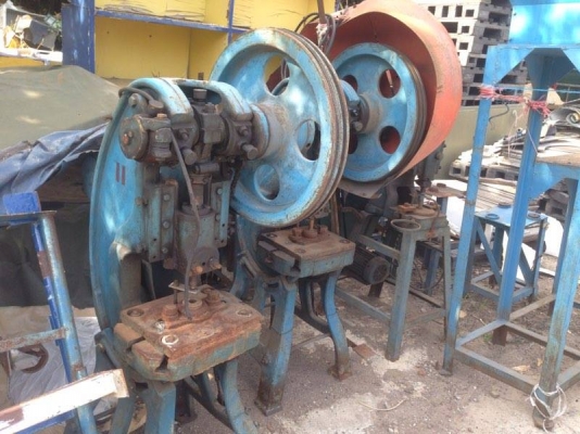 ขายเหมาเครื่องจักรทั้งหมด 18 ตัวครับ