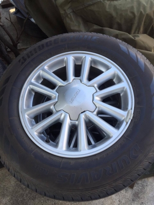ขายล้อแม็กISUZUพร้อมยางขอบ16  พร้อมยางบริสโตน 215/70/16 ปี14 ดอกยางสวยๆดอกลึกๆ