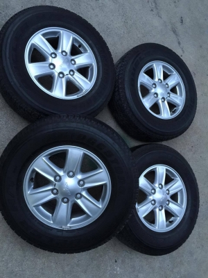 ขายล้อแม็กISUZUพร้อมยางขอบ16  ยางบริสโตน 245/70/16ปี 14 ยางดอกสวย ดอกลึกๆ ใช้งานได้อีกนาน ราคาต่อรองได้เยอะ