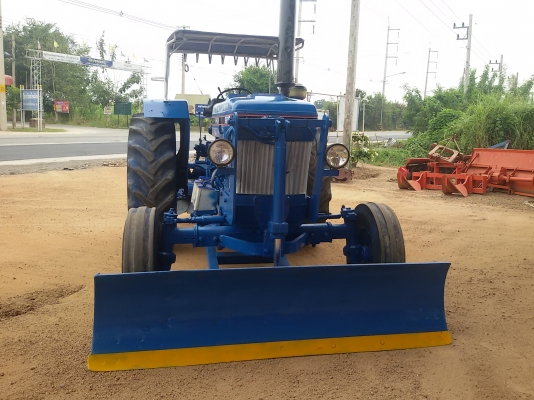 ขายรถไถฟอร์ด6610 เครื่องสี่สูบเสื่อลาย  สวยๆเดิมๆ พร้อมไช้งาน  ขายใน 385000บาท  รถอยู่วังบัว คลองขลุง กำแพงเพชร    สนใจสอบุถามได้ที่081 3655997 อำพร  พาเจริญ  ราคาต่อรองได้อีกนะครับ