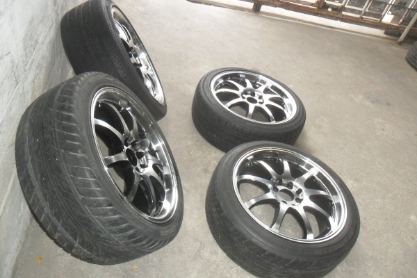 ล้อแม็ก17นิ้ว4รู100/114 พร้อมยาง สวยๆ 4 ล้อ ราคา 6750 บาท