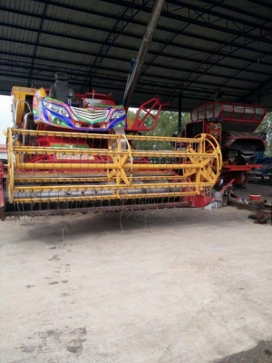 รถเกี่ยวข้าว