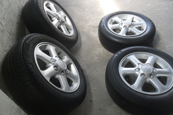 ล้อแม็ก16นิ้ว6รู อีซุสุ พร้อมยาง สวยๆ 4 ล้อ ราคา 6900 บาท