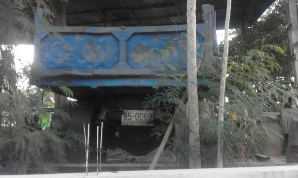 ขาย 6 ล้อดั้ม หน้ายาว เครื่อง  6bb 145  แรง มีสโลว์ ช่วงล่างใหญ่ฟูโซ่ ไม่มีเล่มททะเบียน