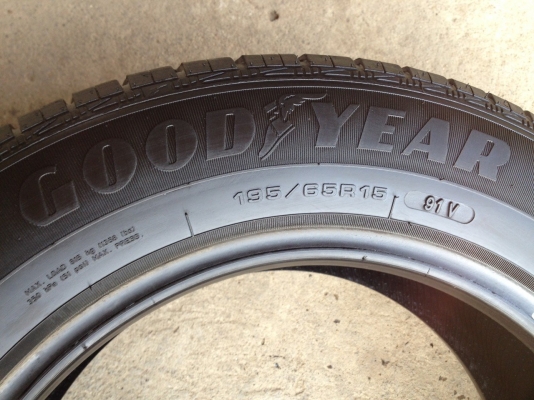ยางGOODYEAR 195 65R15 ปี2015 สภาพสวยดอกเยอะมากไม่มีปะ ยางGOODYEAR 195 65R15 ปี2015 สภาพสวยดอกเยอะมากไม่มีปะ