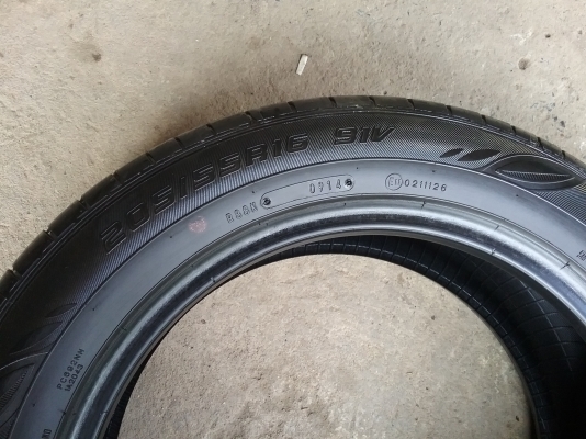 ยางDUNLOP 205 55R16 ปี2014สภาพสวยดอกเยอะถูกมากๆ ยางDUNLOP 205 55R16 ปี2014สภาพสวยดอกเยอะถูกมากๆ
