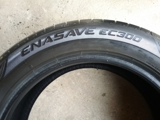 ยางDUNLOP 205 55R16 ปี2014สภาพสวยดอกเยอะถูกมากๆ ยางDUNLOP 205 55R16 ปี2014สภาพสวยดอกเยอะถูกมากๆ