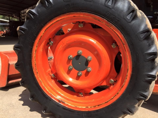 ขายรถไถ Kubota M5000 SU(4WD) พร้อมใบมีดและผานพรวนLCS รถไร่ สีเดิมพร้อมใช้งาน