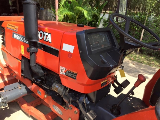 ขายรถไถ Kubota M5000 SU(4WD) พร้อมใบมีดและผานพรวนLCS รถไร่ สีเดิมพร้อมใช้งาน