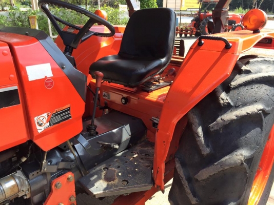 ขายรถไถ Kubota M5000 SU(4WD) พร้อมใบมีดและผานพรวนLCS รถไร่ สีเดิมพร้อมใช้งาน