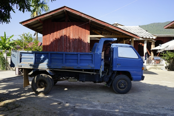 ขายรถดั๊ม isuzu npr 115แรง เปลี่ยนเครื่องเป็น 130แรง 6เกียร์