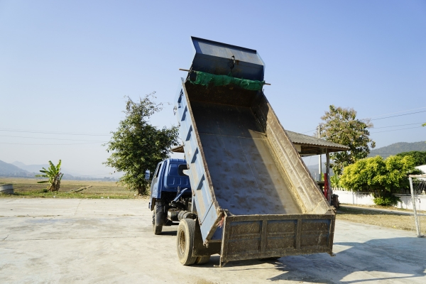 ขายรถดั๊ม isuzu npr 115แรง เปลี่ยนเครื่องเป็น 130แรง 6เกียร์