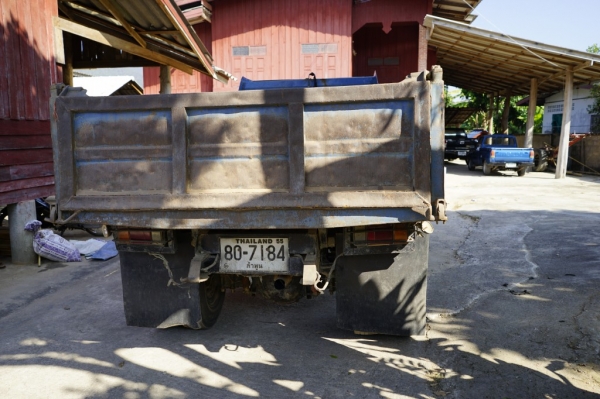 ขายรถดั๊ม isuzu npr 115แรง เปลี่ยนเครื่องเป็น 130แรง 6เกียร์