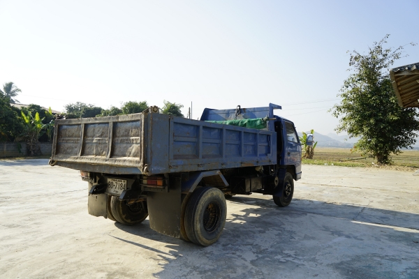 ขายรถดั๊ม isuzu npr 115แรง เปลี่ยนเครื่องเป็น 130แรง 6เกียร์