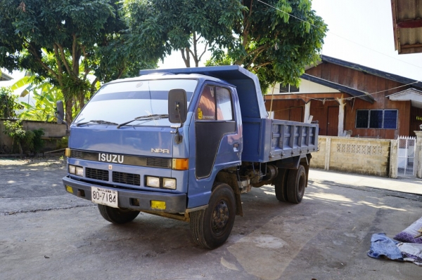ขายรถดั๊ม isuzu npr 115แรง เปลี่ยนเครื่องเป็น 130แรง 6เกียร์