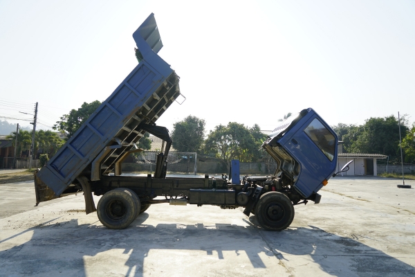 ขายรถดั๊ม isuzu npr 115แรง เปลี่ยนเครื่องเป็น 130แรง 6เกียร์