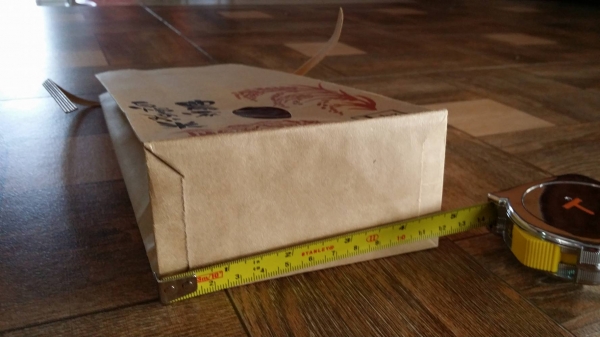 ถุงบรรจุข้าวสาร สินค้ามือ 1 สามารถบรรจุข้าวสารได้ 1 Kg. ปากถุงมีเชือกสำหรับผูกปากถุง