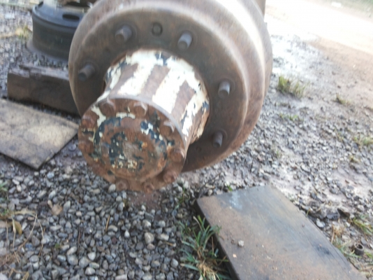 ขายชุดเพลาหลัง2เพลา HINO FM  มี2เส้น หน้าหลัง