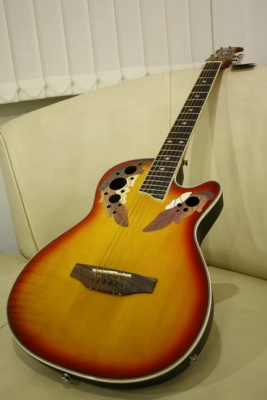 กีต้าร์โปร่งหลังเต่าไฟฟ้าฉลุ Vivid 38 นิ้ว รุ่น OV-53C สีซันเบิร์ส ของใหม่ หน้าเงาสวยมาก