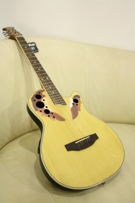 กีต้าร์โปร่งหลังเต่าไฟฟ้าฉลุ Vivid 38 นิ้ว รุ่น OV-53C สีไม้ ของใหม่ หน้าเงาสวยมาก