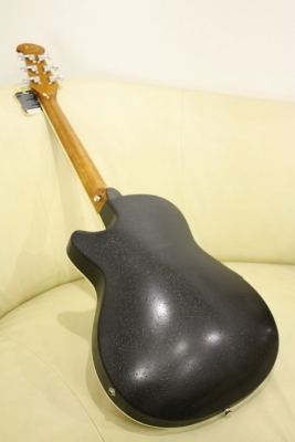 กีต้าร์โปร่งหลังเต่าไฟฟ้าฉลุ Vivid 38 นิ้ว รุ่น OV-53C สีไม้ ของใหม่ หน้าเงาสวยมาก