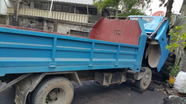 ISUZU-NPR.ดั้ม.57Lครื่อง4BC2..เสื้อทะลุ..ตามสภาพ.ขายแล้วครับ