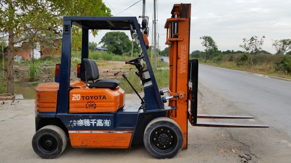 ขายด่วนรถยก TOYOTA 5FGยก2.0ตันเสาสูง3เมตรยางตัน4เส้นสวยๆรถนอกนำเข้ายังไม่เคยใช้งานในเมืองไทยเลย=รุ่นใหม่