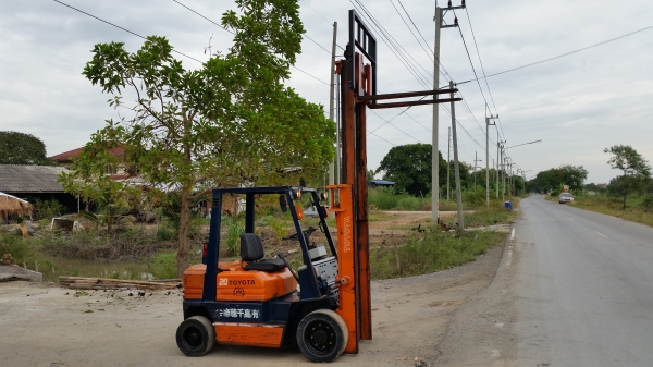 ขายด่วนรถยก TOYOTA 5FGยก2.0ตันเสาสูง3เมตรยางตัน4เส้นสวยๆรถนอกนำเข้ายังไม่เคยใช้งานในเมืองไทยเลย=รุ่นใหม่