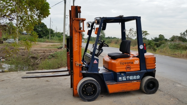 ขายด่วนรถยก TOYOTA 5FGยก2.0ตันเสาสูง3เมตรยางตัน4เส้นสวยๆรถนอกนำเข้ายังไม่เคยใช้งานในเมืองไทยเลย=รุ่นใหม่