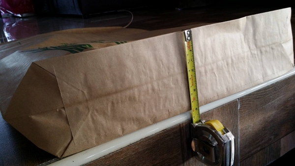 ถุงบรรจุข้าวสาร สินค้ามือ 1 สามารถบรรจุข้าวสารได้ 30 Kg. ปากถุงมีเชือกสำหรับผูกปากถุง