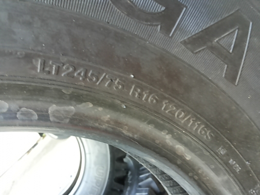 ยางใหม่ 245 75 16 ยางลบตรา ปี15 ชุดละ6,900บ.เท่านั้น ยางใหม่ 245 75 16 ยางลบตรา ปี15 ชุดละ6,900บ.เท่านั้น