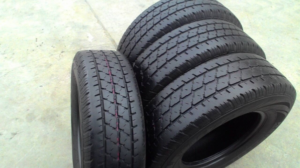 195R14 BRIDGESTONE LEO 677 ชุด 4 เส้น tel.081-427-3941 ไอดีไลน์ autobot107