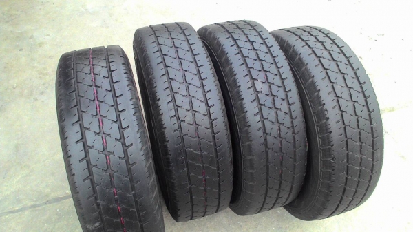 195R14 BRIDGESTONE LEO 677 ชุด 4 เส้น tel.081-427-3941 ไอดีไลน์ autobot107 195R14 BRIDGESTONE LEO 677 ชุด 4 เส้น tel.081-427-3941 ไอดีไลน์ autobot107